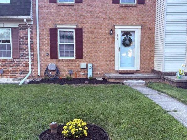 228 Alymer Ct, Westminster, MD 21157
