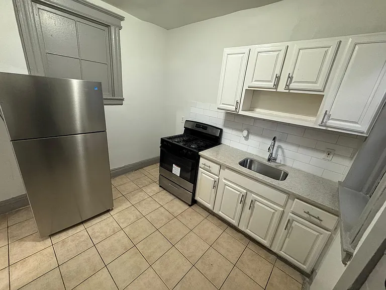 66 N Grove St #6A — Photo 3