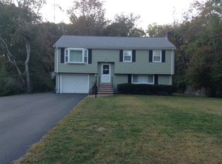 129 School St, Mansfield, MA 02048
