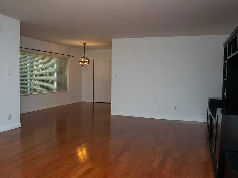 4521 Colbath Ave #103 — Photo 3