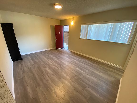 4th image of 42 Dudley Ave #B