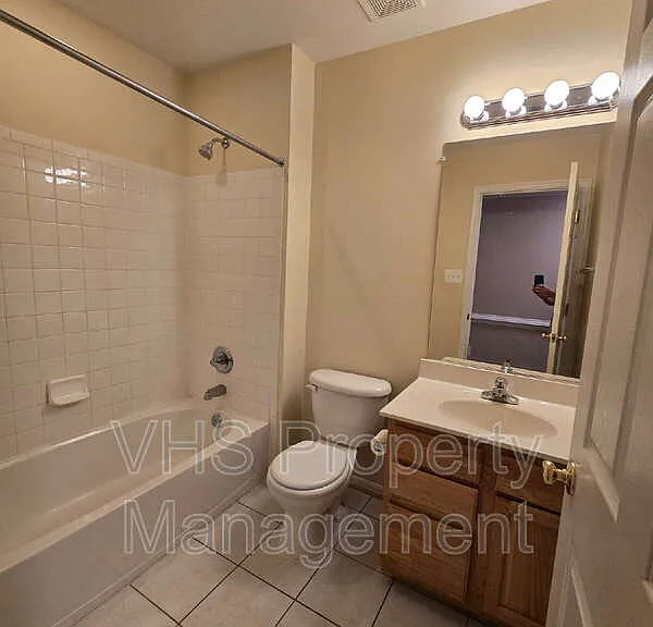 832 Fox Den Rd — Photo 24