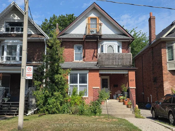 223 Fairview Ave, Toronto, ON M6P 3A6