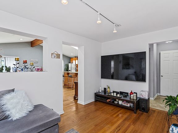 5th image of 2039 N 75th Ave