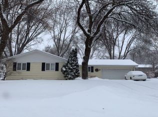 8530 Julianne Ter, Golden Valley, MN 55427