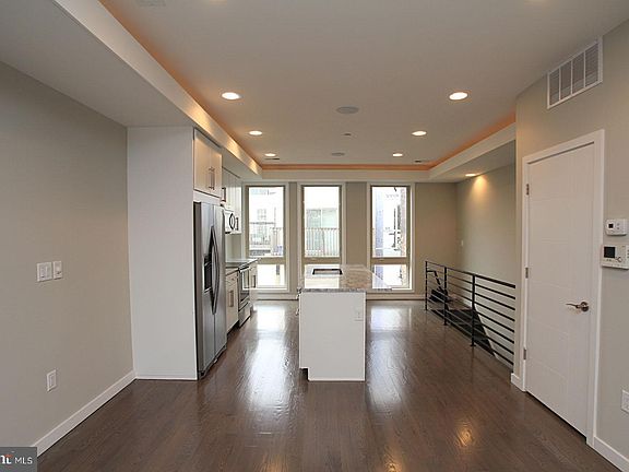 3rd image of 1518 Kater St #B