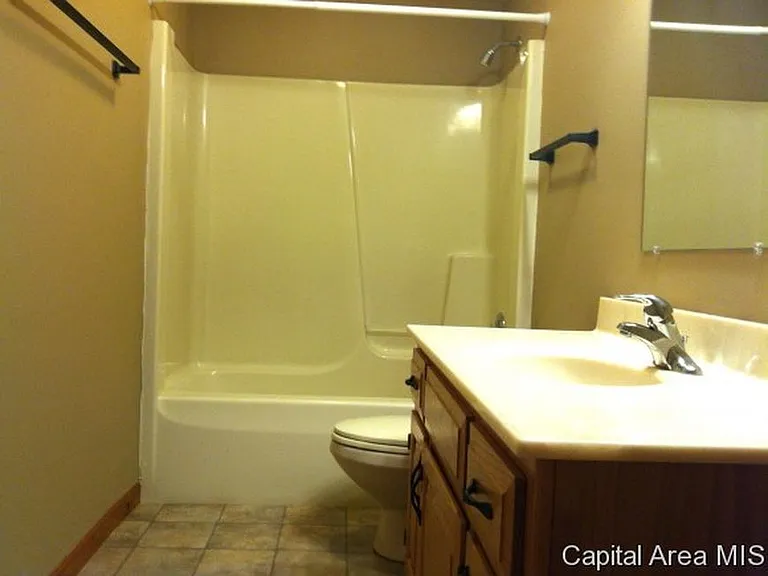 4044 Oak Ln — Photo 7