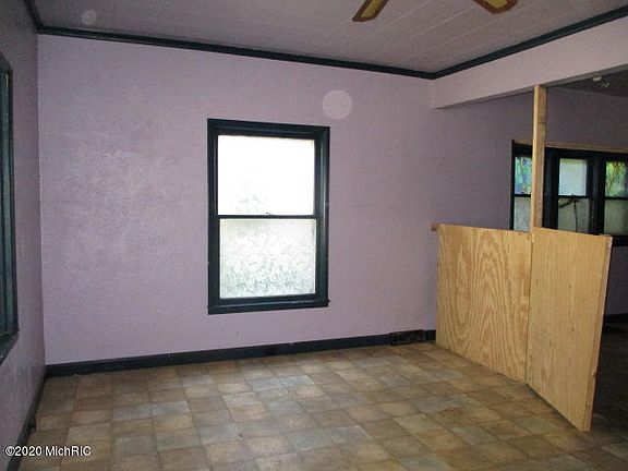 5th image of 43 Charlotte St