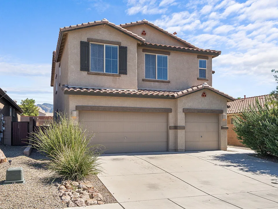 9450 N Andrina Dr