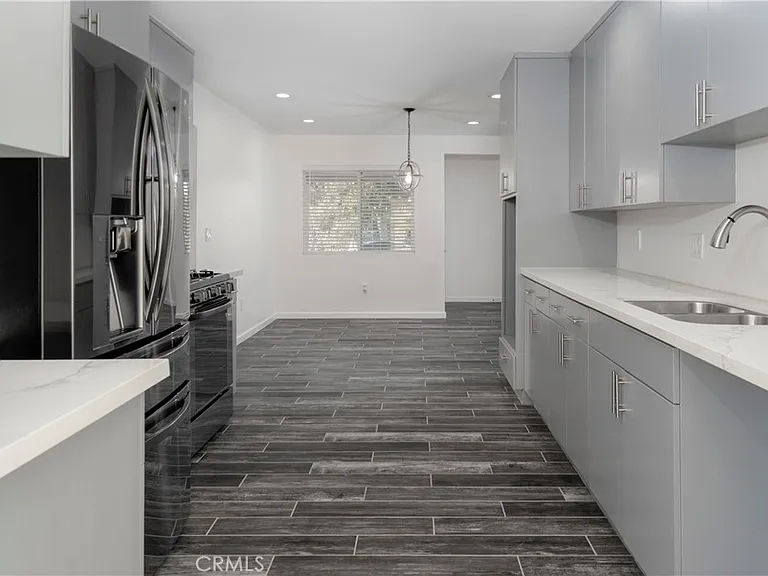 3834 W 111th St — Photo 11