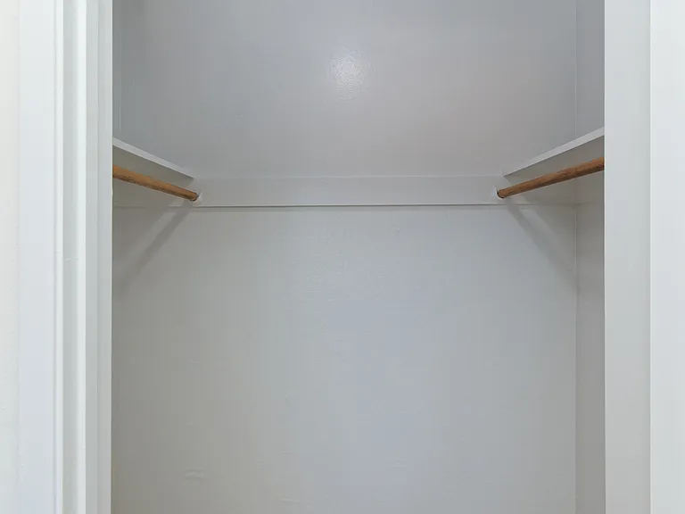 150 Haas — Photo 13