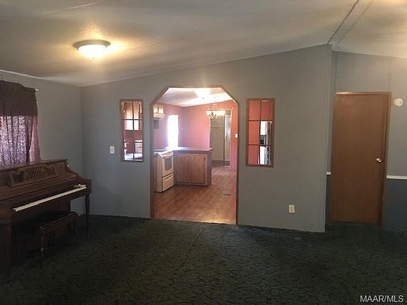3rd image of 323 Railroad St