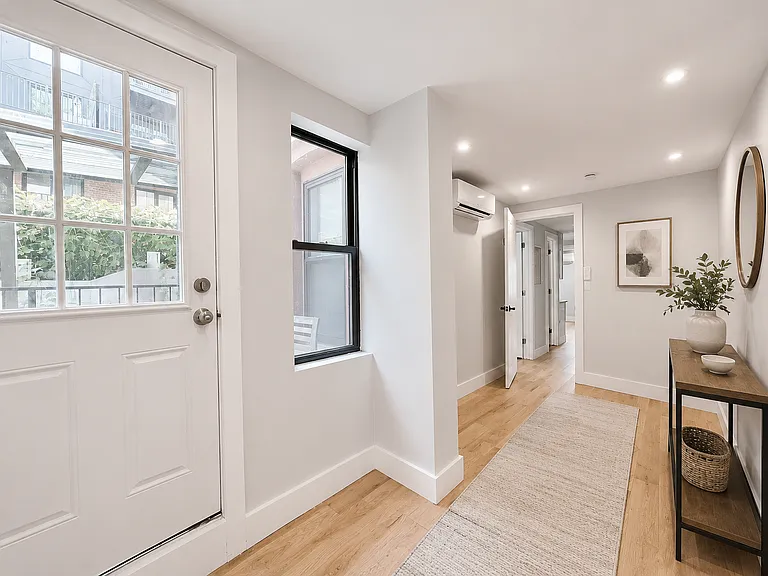 223 Halsey St #1A — Photo 6