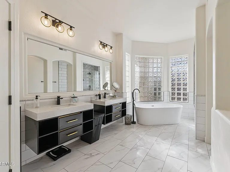 2732 E Hillery Dr — Photo 10