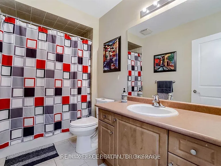 10 Pondmede Cres — Photo 14