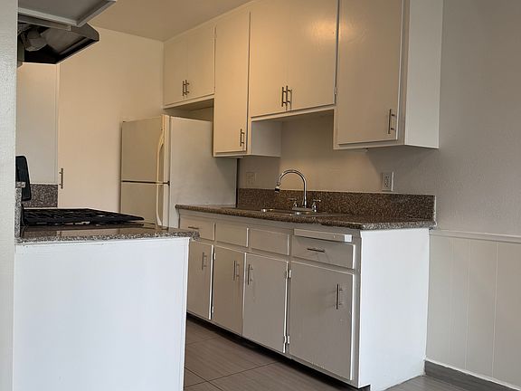 4th image of 3738 Dufresne Ct APT 8