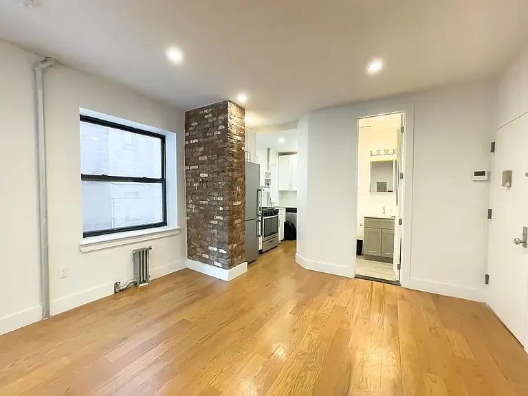 115 Carlton Ave #2J — Photo 2