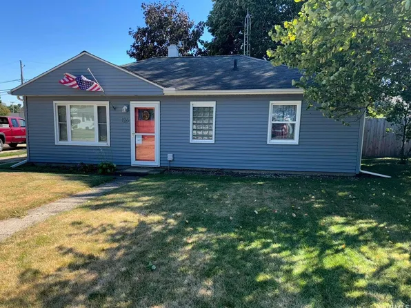 126 E Ben St, New Carlisle, IN 46552