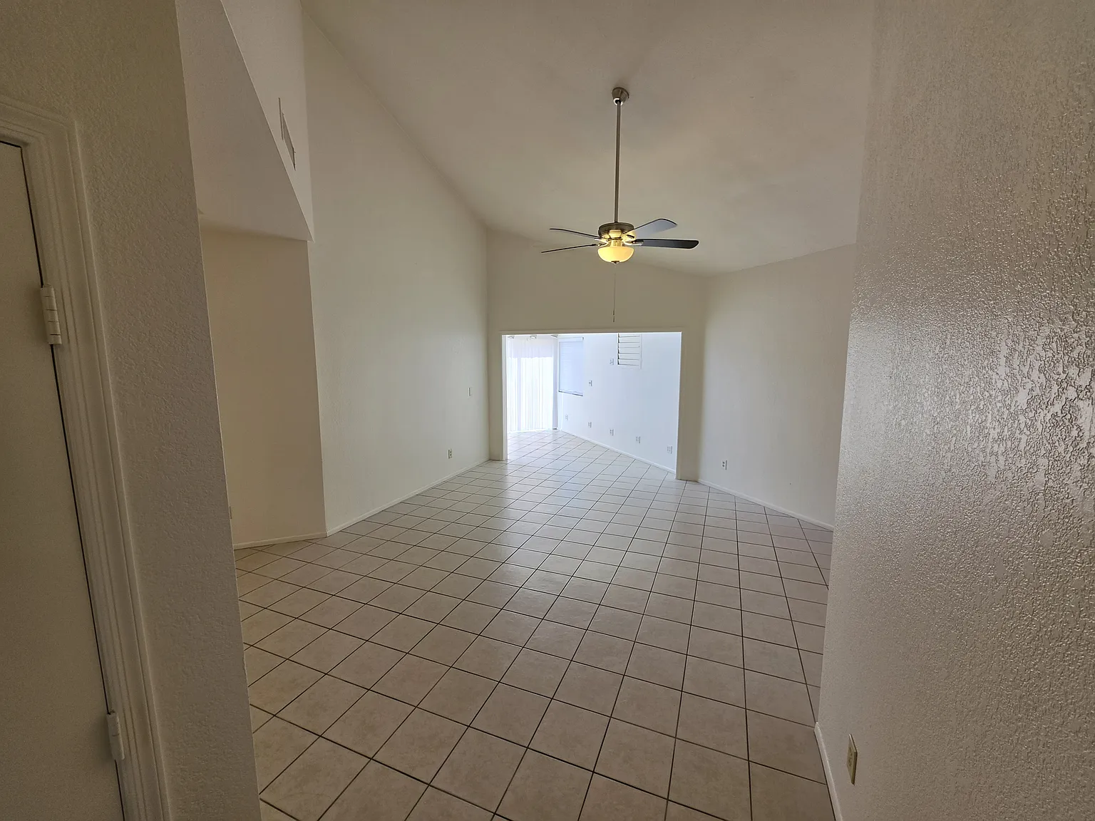 2 bed, 1281 sqft, $1,595 — Photo 3