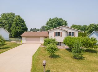 227 Pearl St S, Dover, MN 55929