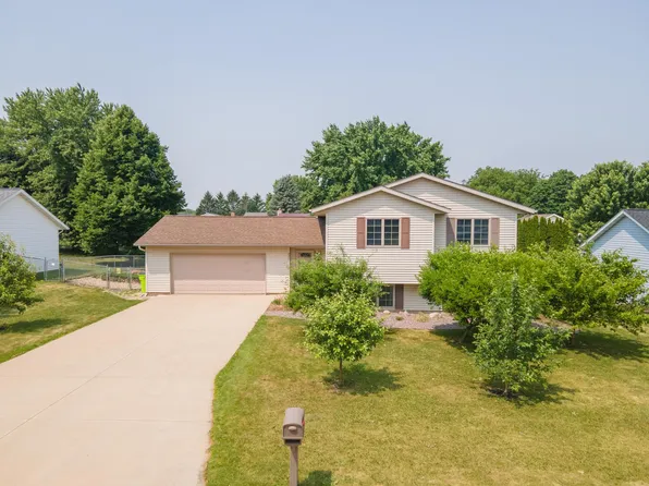 227 Pearl St S, Dover, MN 55929