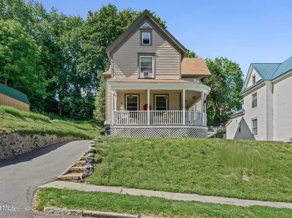 32 5th Street, Gloversville, NY 12078