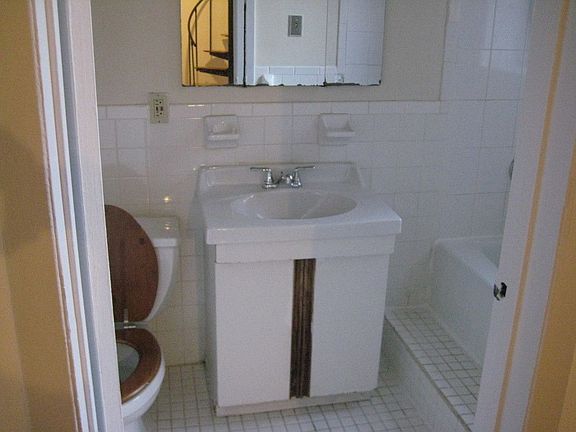 2nd image of 103 W 80th St APT 4C