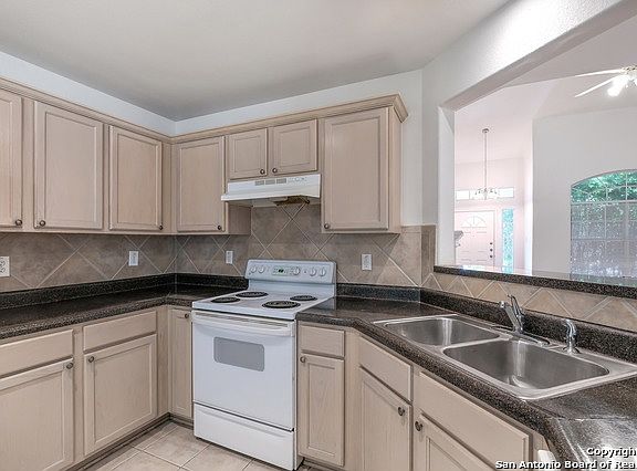 5th image of 11410 Woodwaters Way