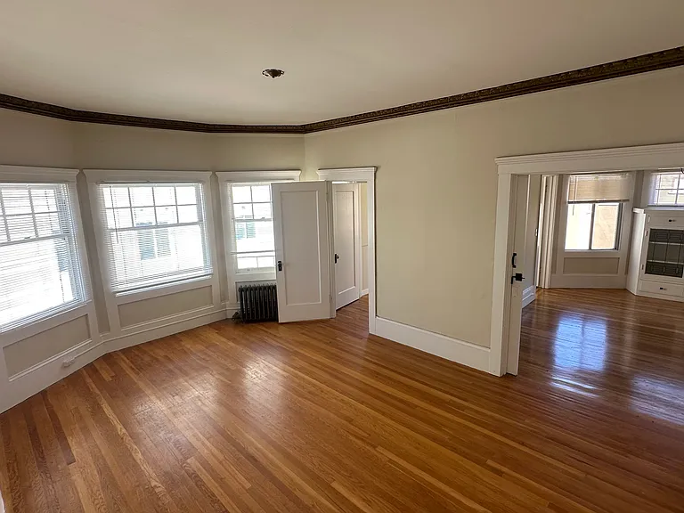 390 Grand Ave #11 — Photo 9