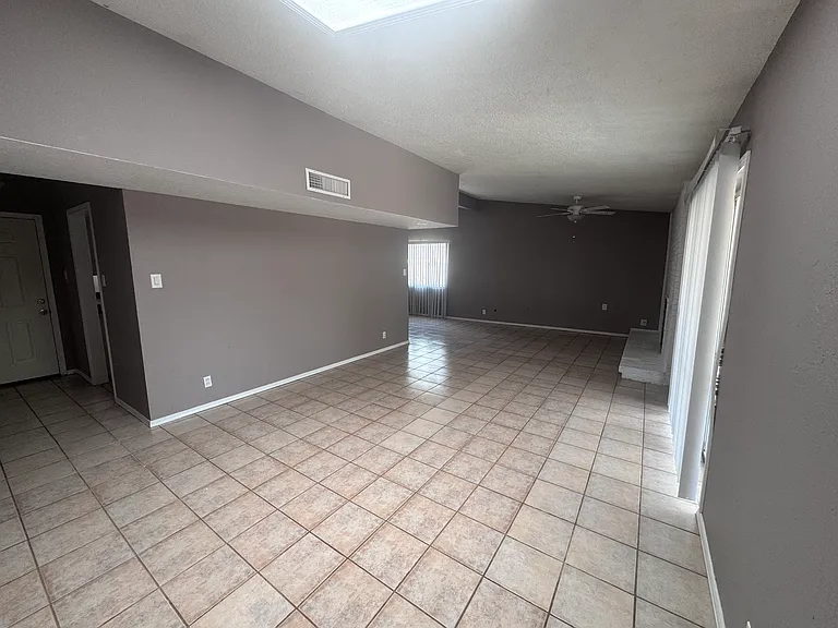 10128 Shipley Ave — Photo 2
