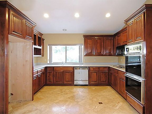 4th image of 7011 W Eugie Ave