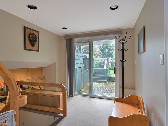 5th image of 71 Forsythia Ln