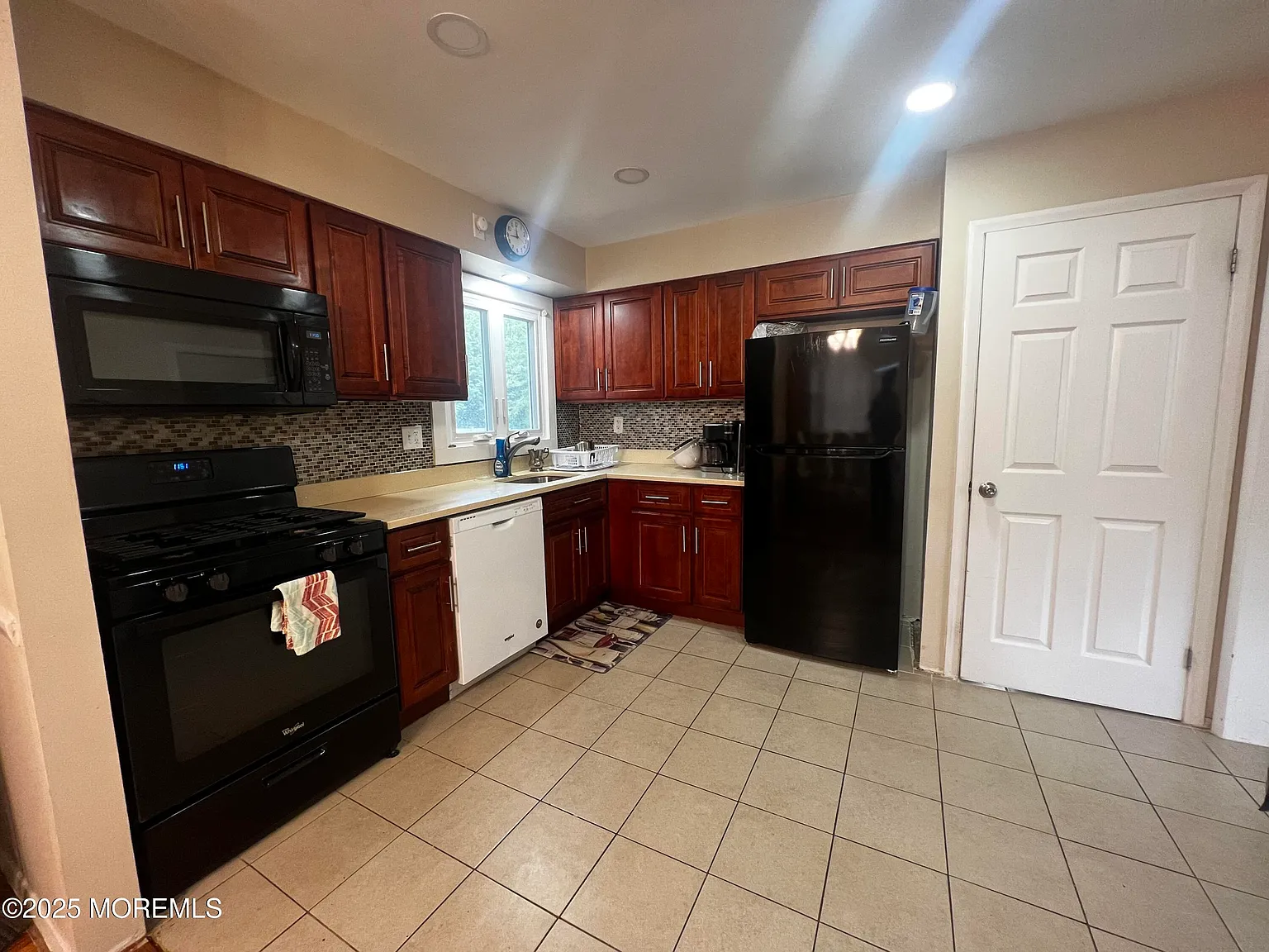4 bed, $2,200 — Photo 4