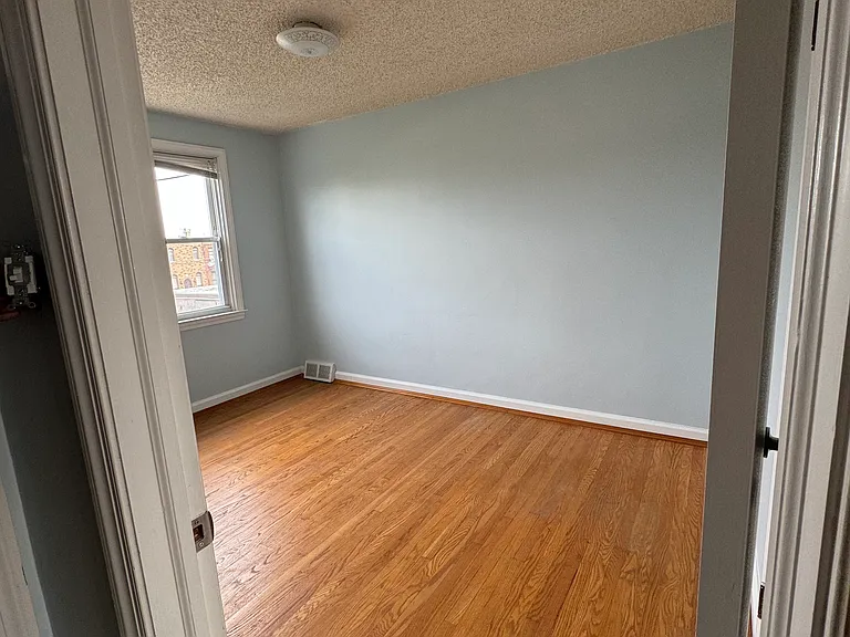 3054 Miller St — Photo 2