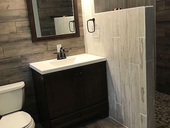 4th image of 127 Glyndale Cir