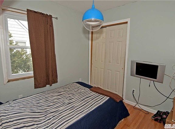 3rd image of 693 Beck St