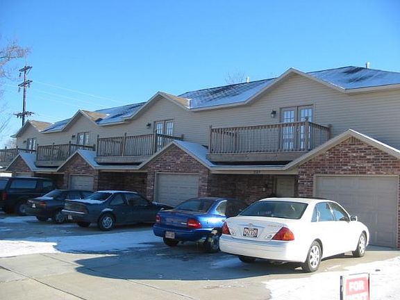 2nd image of 823 W Peachtree Dr