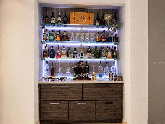 4th image of 1554 Lopez Landron #Penthouse 503