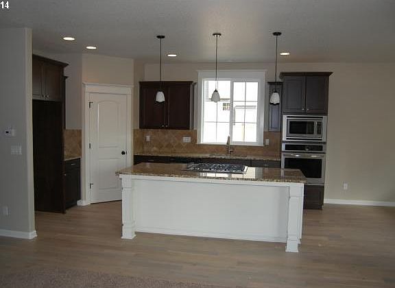 5th image of 15332 SE Hidden Falls Dr