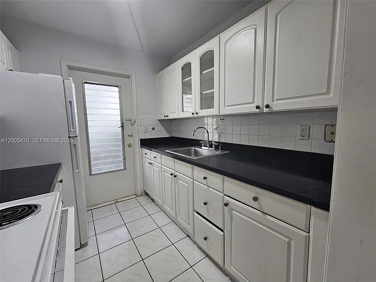 1719 Wiley St #2 — Photo 9