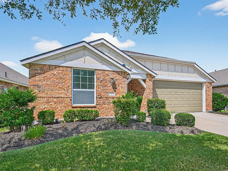 16318 Brookside Willow Ln — Photo 1
