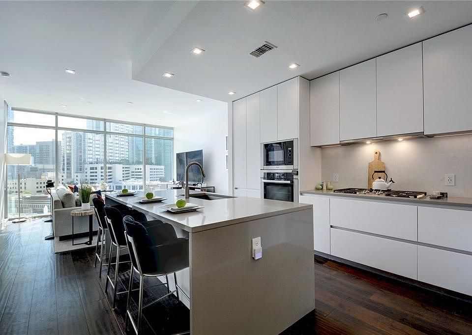 1st image of 501 West Ave #703