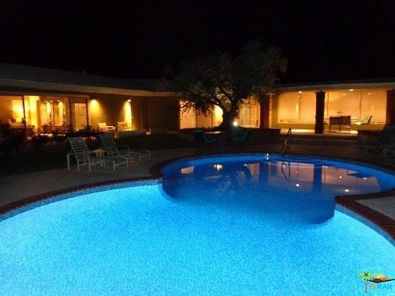 Multiple Outdoor Seating Areas