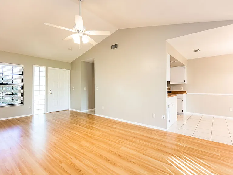 817 SW 9th Ave — Photo 5