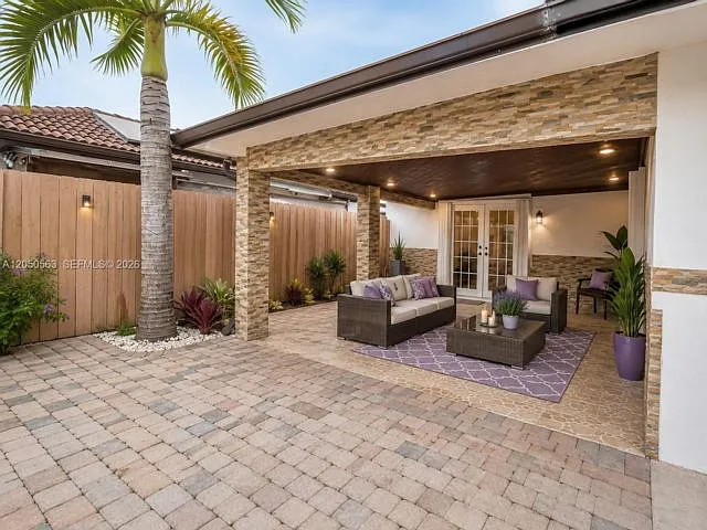 4 bed, 2.0 bath, 1315 sqft, $3,000 — Photo 4