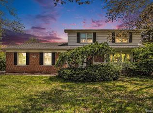 2625 Plum Brook Dr, Bloomfield Hills, MI 48304