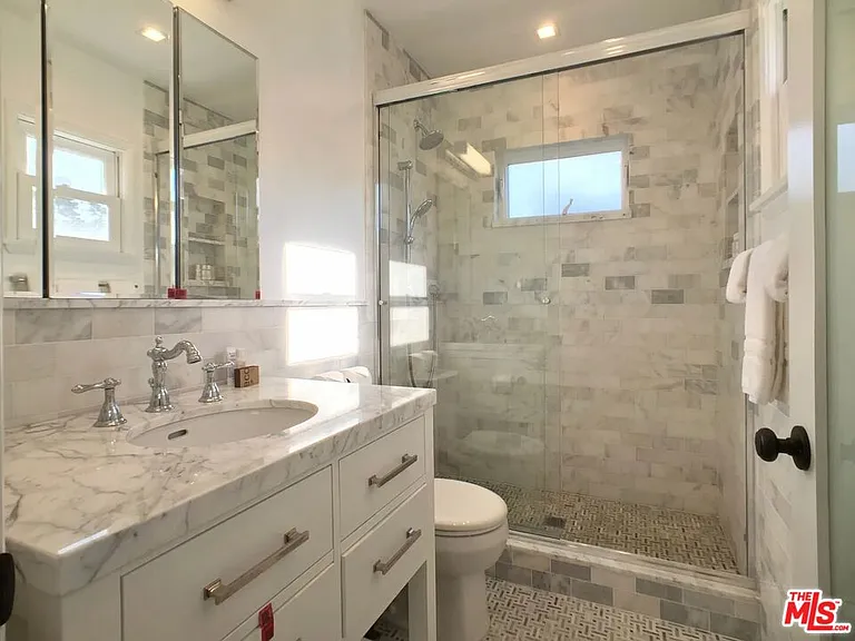 424 Pacific St — Photo 7