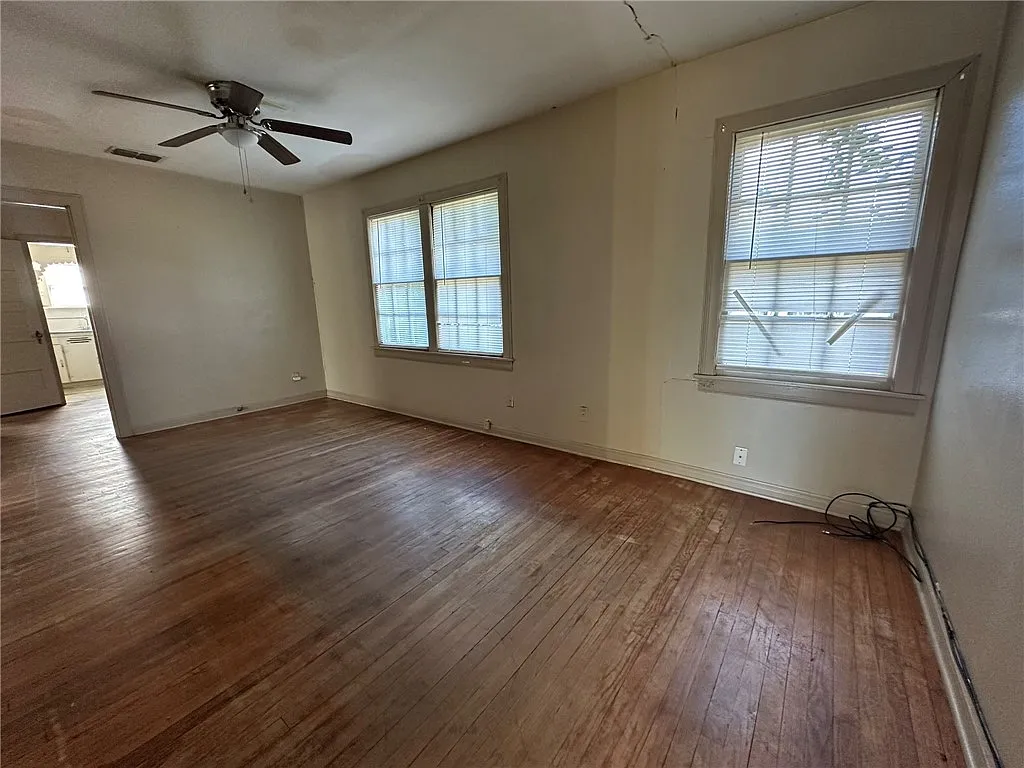 2 bed, 1.0 bath, 3180 sqft, $600 — Photo 3