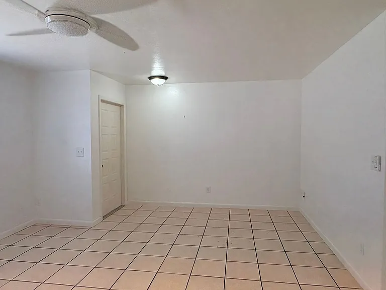 729 SW 39th St — Photo 7