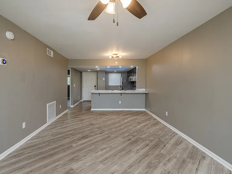 1208 Windsong Cir — Photo 9